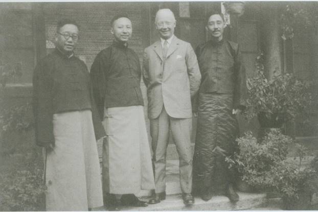 1914年颜福庆（右一），胡美（右二）在北京筹组湖南育群学会。右三为北洋政府总统府军事顾问张遹骏，右四是陈润霖